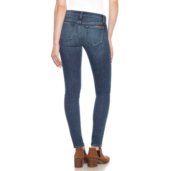 Joe’s 'The Icon' Skinny Jeans - Picture 2 of 5